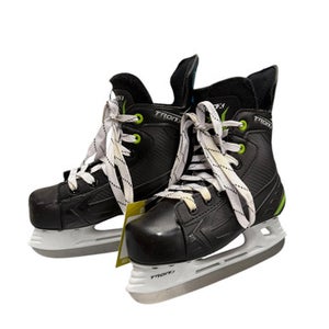 Used Tron X Stryker Junior Hockey Skates Sz J2 - Black 11835-S000200367