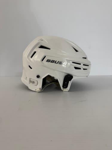 Used White Medium Bauer Re-Akt 150 Helmet