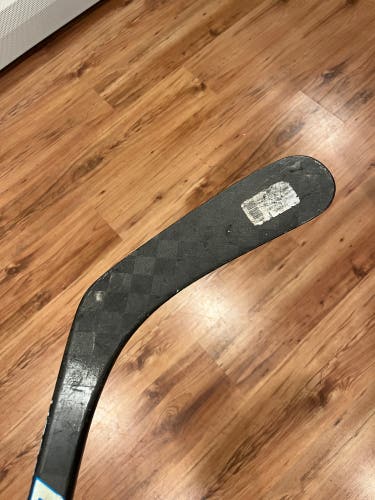 Junior Bauer Nexus Geo Right Handed Hockey Stick P92 (Used)