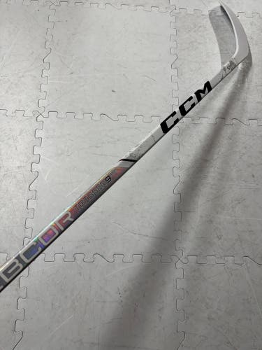 Single-Senior CCM RibCor Trigger 9 Pro RH 75 Flex P28 WHITE Hockey Stick (New)