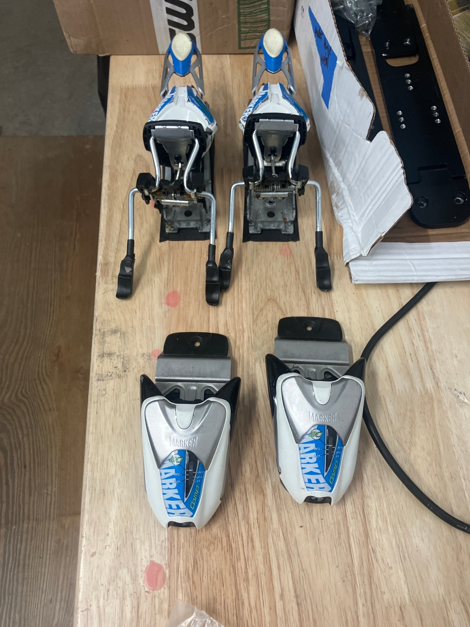 Marker Comp 20 Race dept Marker Comp 20 B85 Flo Red Ski Bindings