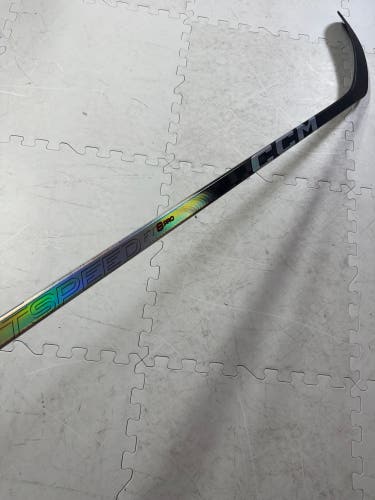 Single-Senior CCM JetSpeed FT8 Pro RH 75 FLex P29 Hockey Stick (New)