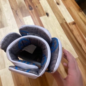Warrior Burn XP Lacrosse Gloves Large (New)
