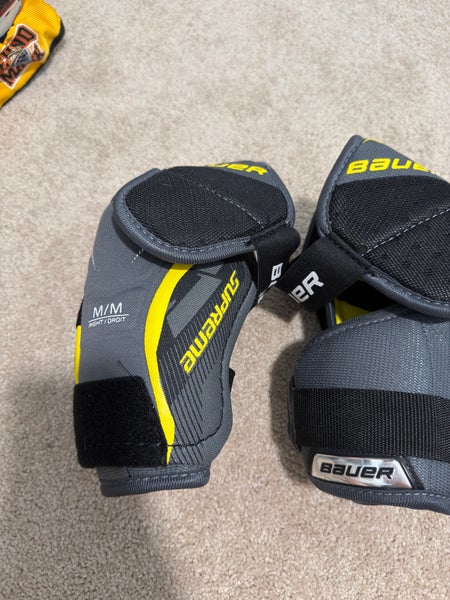 Senior Medium Bauer Supreme Elbow Pads (Used)