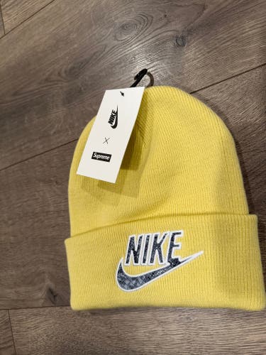 Nike x Supreme Yellow Snakeskin Beanie Adult One Size DD1536-721