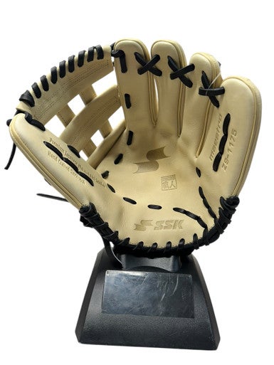 Used Z9-1175 MAESTRO BB/SB Glove RH Throw Black And Tan 11 3/4" 11835-S000200121