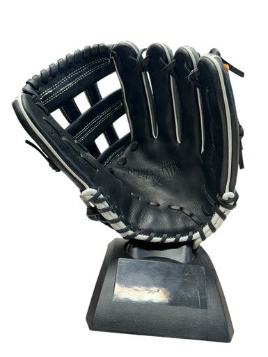 Used Easton C33 SMALL BATCH BB/SB Glove RH Throw Black And Grey 11 3/4" 11835-S000200130
