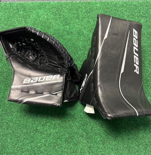 Black Junior Bauer GSX Goalie Glove & Blocker Set Regular (Used)