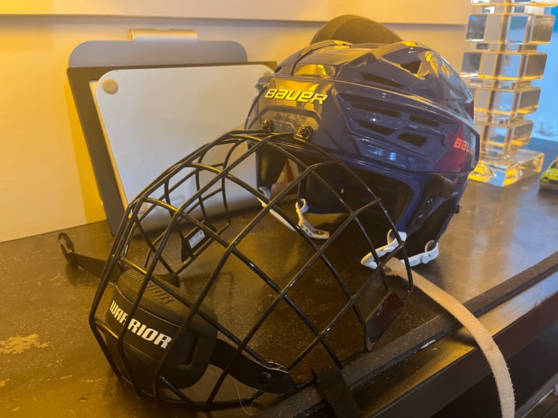 Large Bauer Re-Akt 155 Helmet (Used)