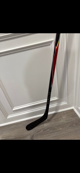 Senior Bauer Vapor FlyLite Right Handed Hockey Stick P92 (New)