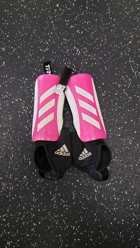 Used Adidas Soccer Shin Guards Junior Pink MD 11849-S000033205
