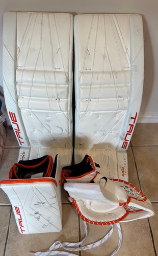 34" 2025 True Catalyst PX5 Regular Goalie Full Set Pro Stock (Used)