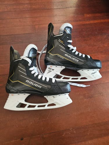Bauer Supreme M40 Hockey Skates 8.5 (Used)