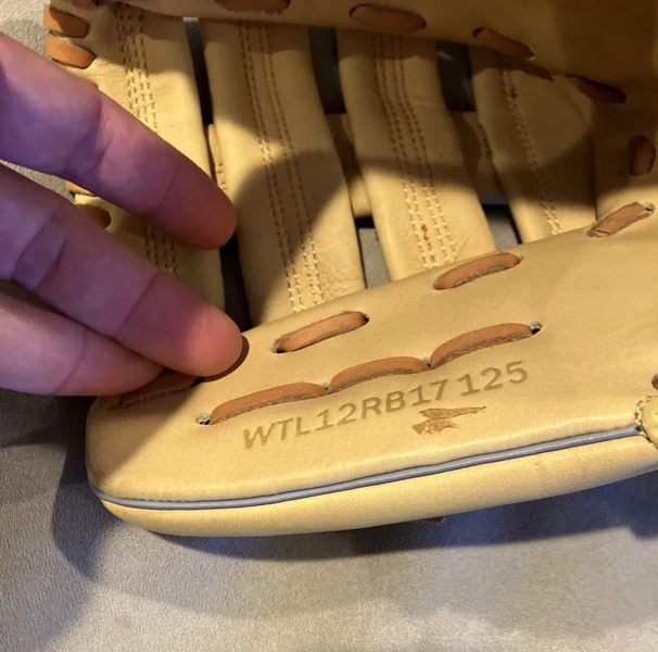 Louisville Slugger RH Baseball Glove 12.5" (Used)