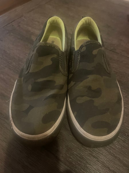 Green Unisex 5Y (Big Kids / Youth) old navy Camouflage slip on