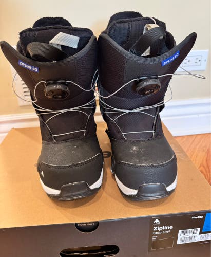 7Y (Big Kids / Youth) Burton Zipline Boa Snowboard Boots (Used) (Step In)