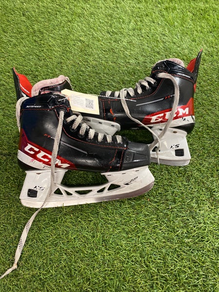 Intermediate CCM JetSpeed FT475 Hockey Skates Regular Width Size 4.5 (Used)