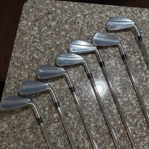 Men's 2023 TaylorMade Right Handed Clubs (Full Set) 7 Pieces (New)
