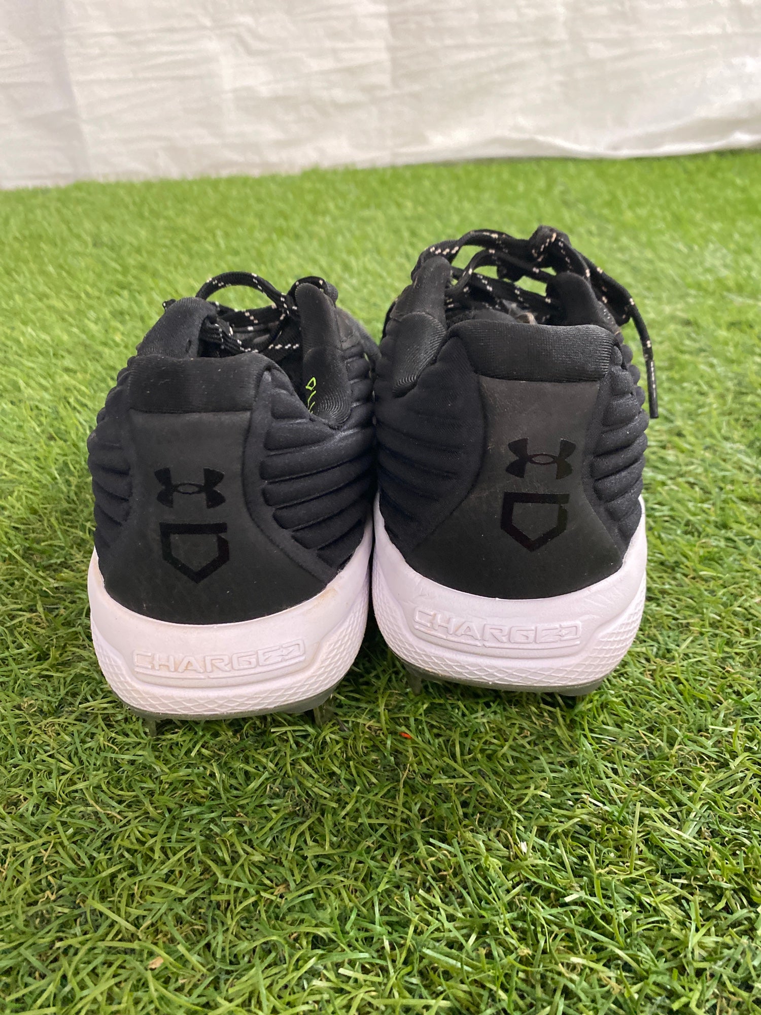 mens size 6.5 baseball cleats