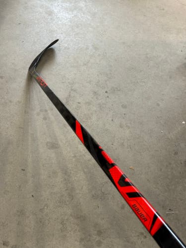 87 Flex P92M Senior Bauer Vapor Fly Light left Hand Hockey Stick Pro Stock (New)