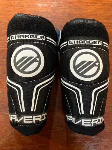 Like New-Medium Youth Maverik Charger Arm Pads (Used)