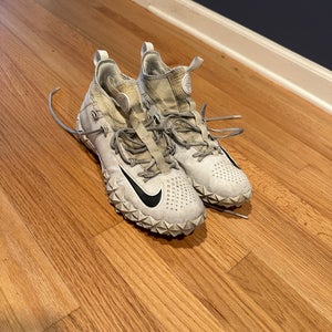 White Unisex Size M 11.5 (W 12.5) Adult Nike Shoes (Used)