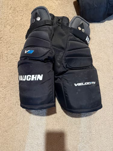 Junior Large Vaughn Velocity V9 Pro Hockey Goalie Pants (Used)