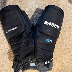Junior Medium Vaughn Velocity V9 Pro Hockey Goalie Pants (Used)