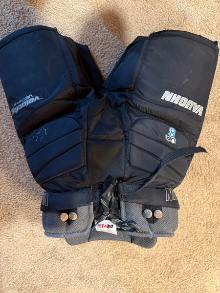 Junior Medium Vaughn Velocity VE8 Hockey Goalie Pants (Used)