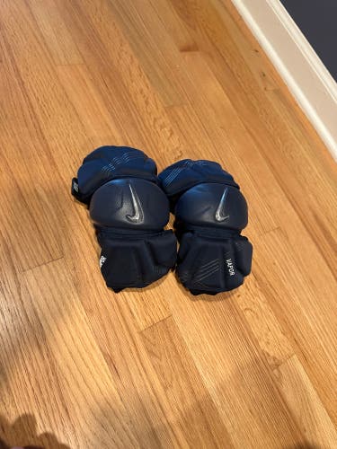 Large Adult Nike Vapor Arm Pads (New)