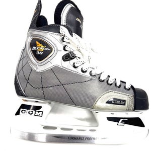 CCM Vector 3.0 Hockey Skates Regular Width 8 (Used)