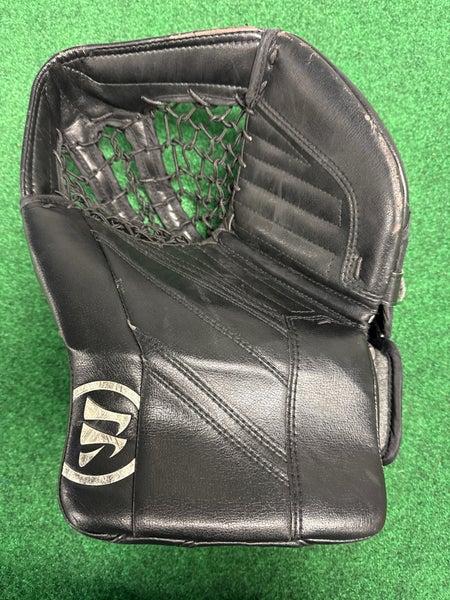 Black Senior Warrior Ritual GT2 Goalie Glove Regular (Used)