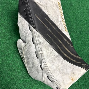 White Black & Gold Intermediate Bauer Vapor 3X Goalie Blocker Regular (Used)