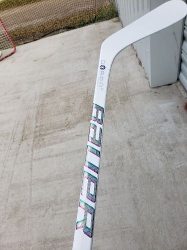 Intermediate white!! Bauer Proto2 Right Handed Hockey Stick P28 (New)