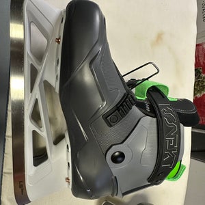 2022 Bauer Konekt Hockey Goalie Skates Regular Width 6 (Used)