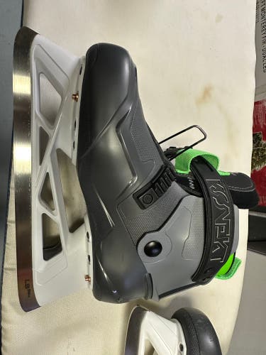 2022 Bauer Konekt Hockey Goalie Skates Regular Width 6 (Used)