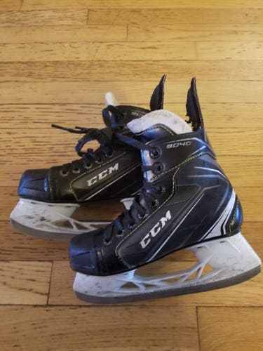 CCM Tacks 9040 Hockey Skates Regular Width Size Youth 13