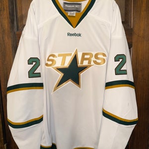 USED WHITE DALLAS STARS #2 HOCKEY JERSEY SIZE XXL