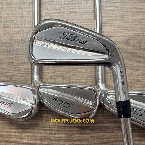 2023 Titleist T200 Iron Set 4-PW / AMT White, Extra Stiff Flex (137)