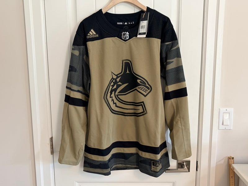 BNWT Authentic Adidas Vancouver Canucks Military Appreciation Jersey 50 Medium