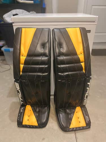 35" True Catalyst 7X3 Goalie Leg Pads (Used)- Pixallo.store (READ DESCRIPTION)