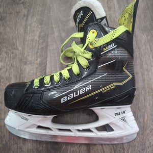 2024 Bauer Supreme M30 Hockey Skates Size 4 (Used)