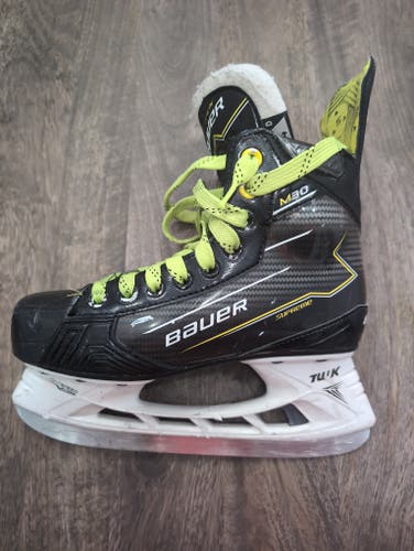 2024 Bauer Supreme M30 Hockey Skates Size 4 (Used)