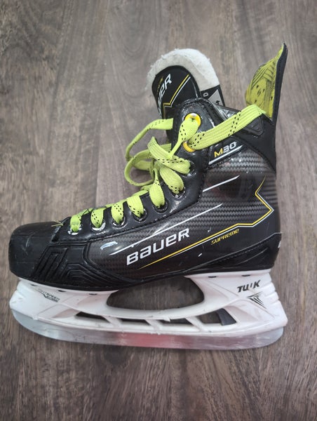2024 Bauer Supreme M30 Hockey Skates Size 4 (Used)