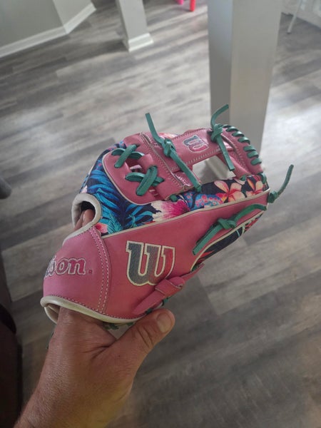 RH Wilson A2000 Baseball Glove 11.5" (Used)