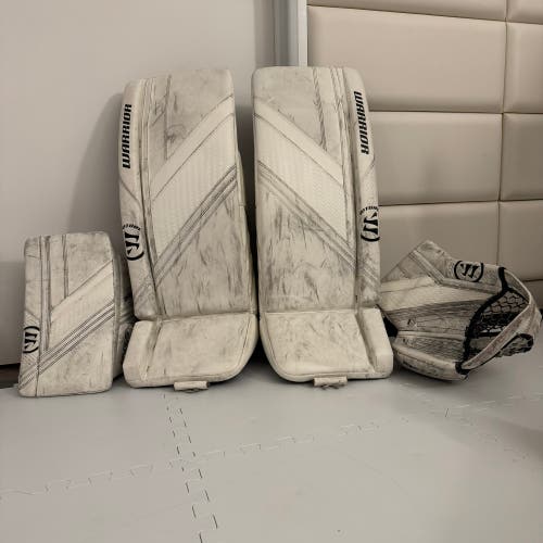 Warrior Ritual G6 E+ Regular Goalie Full Set, Intermediate 30” White (Used)