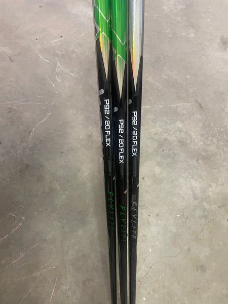 Youth Bauer Vapor FlyLite Right Handed Hockey Stick P92 (New)