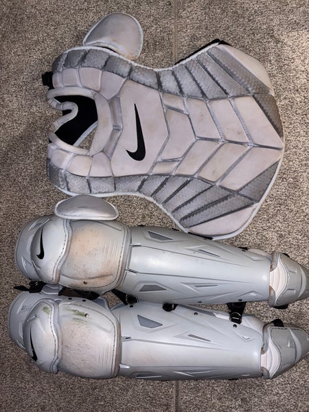 Nike Diamond Elite Catcher's Set 17”  (Used)