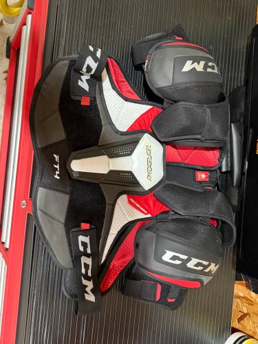 Extra Large Senior CCM Jetspeed FT4 Shoulder Pads (Used)