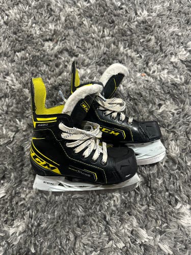 CCM Super Tacks 9380 Hockey Skates Regular Width 12 (Used)